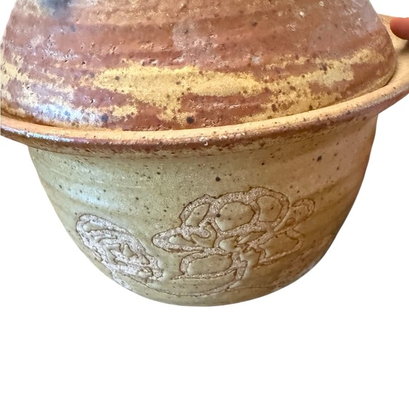 Handmade Studio Pottery Lidded Bowl with Floral Top - Picture 3 of 13